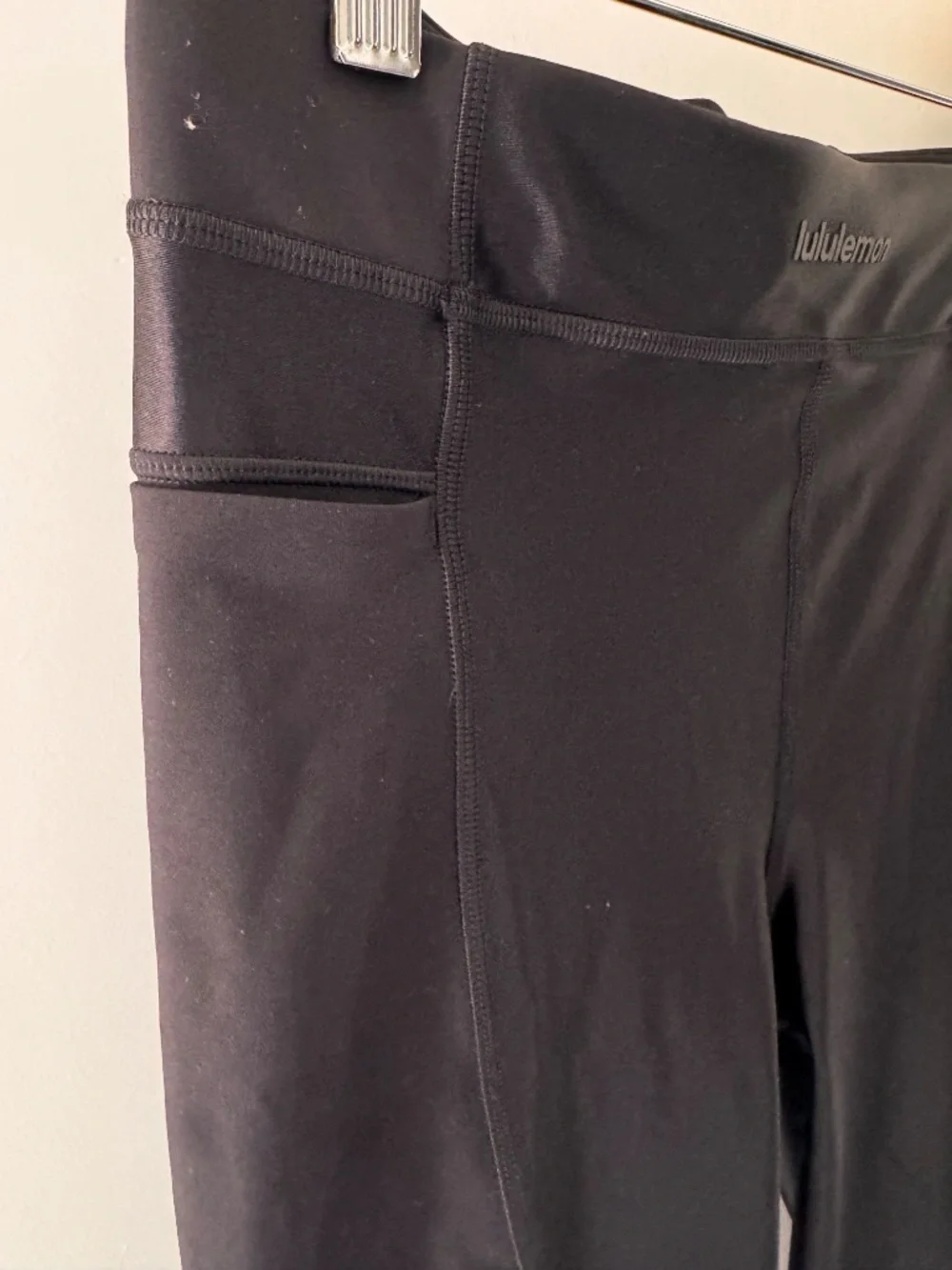 LULULEMON Black Satin Shine High-Rise Legging Tight 25
